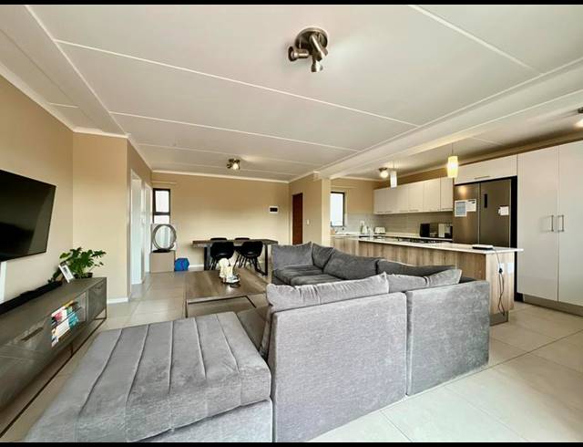 2 BEDROOM APARTMENT FOR SALE IN MODDERFONTEIN